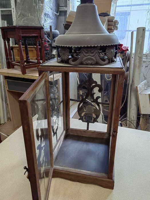 Античен фенер  .