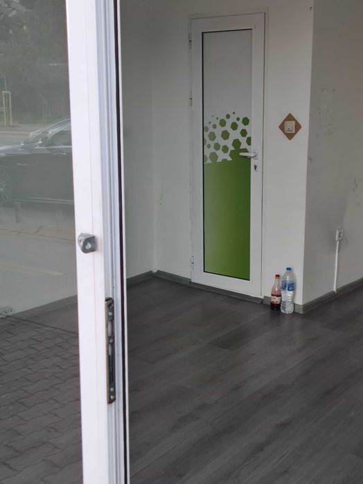 дава под наем магазин