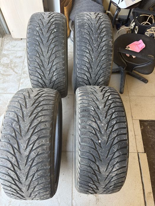 Продам покрышки зимние yokohama iceguard 275/45/20 B хорошем состояние
