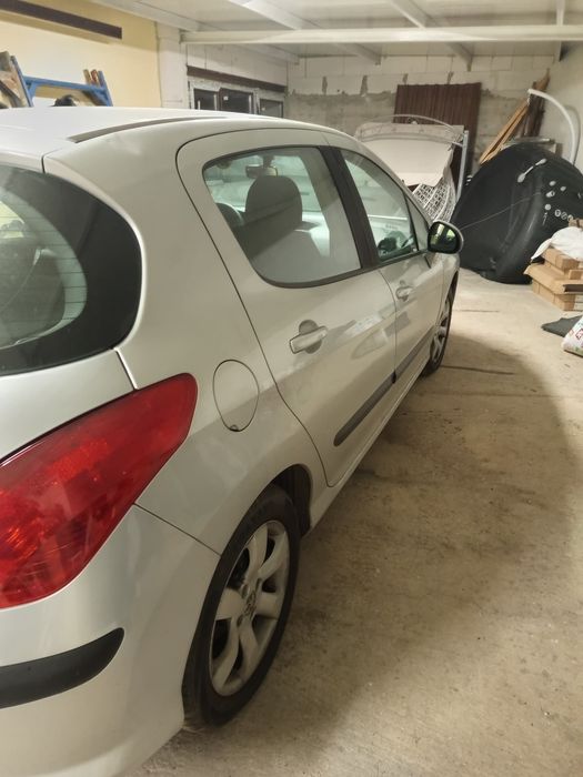 Продавам пежо 308