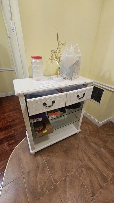 Продам тумбочку светлую