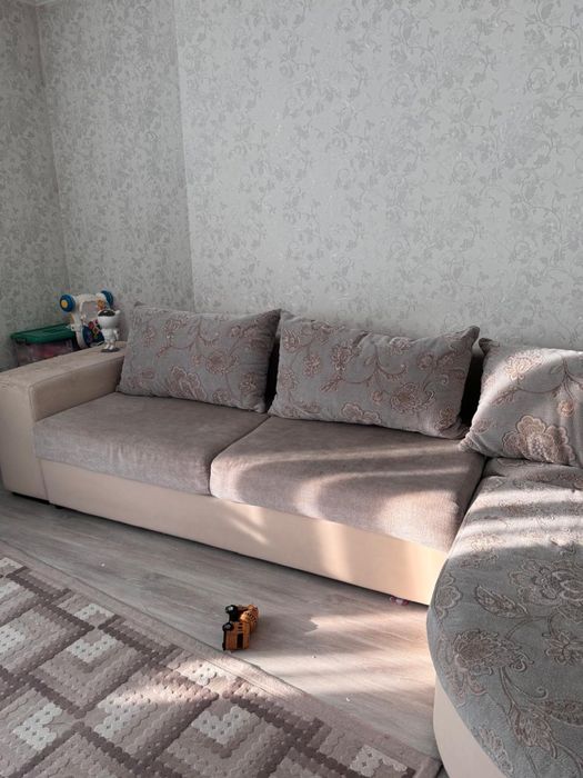 Диван большой, импортный