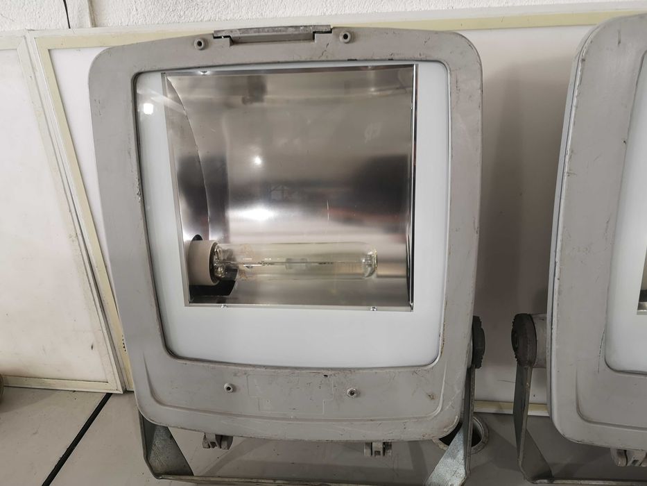 Лампи (големи) 4 бр 250 W