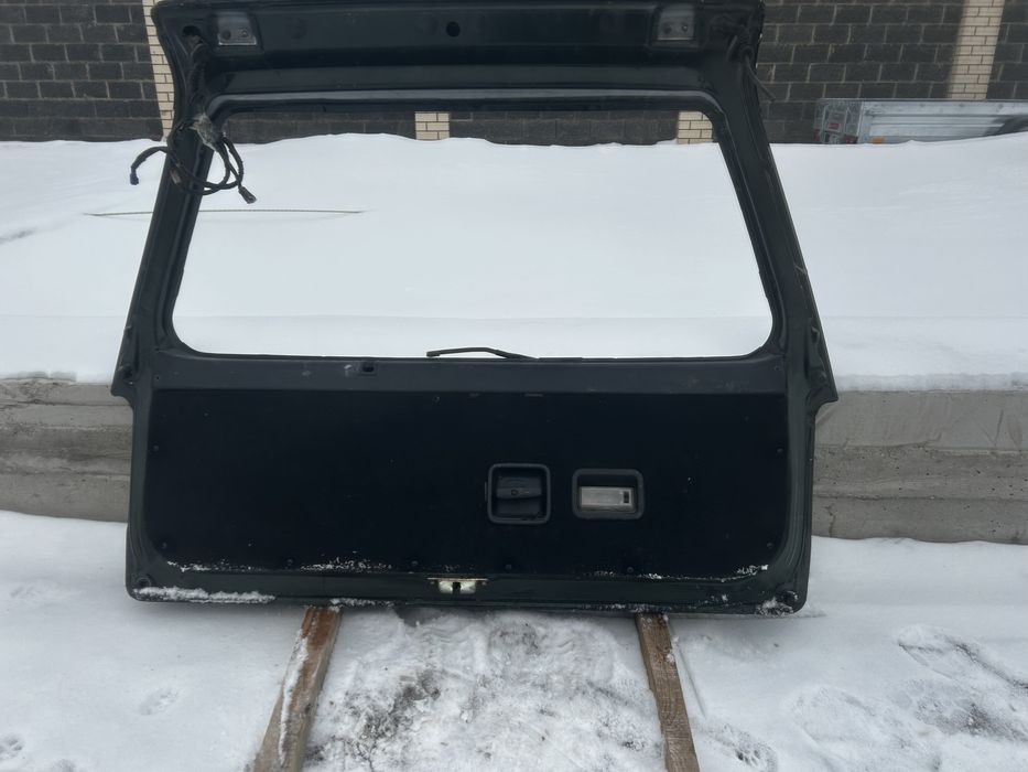 Дверь багажника Mazda Capella