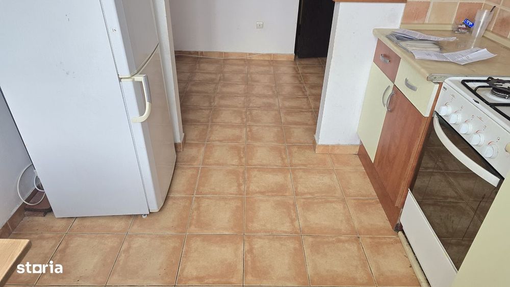 Vand apartament 3 camere in Deva,  Piata Victoriei, etaj 3, mobilat