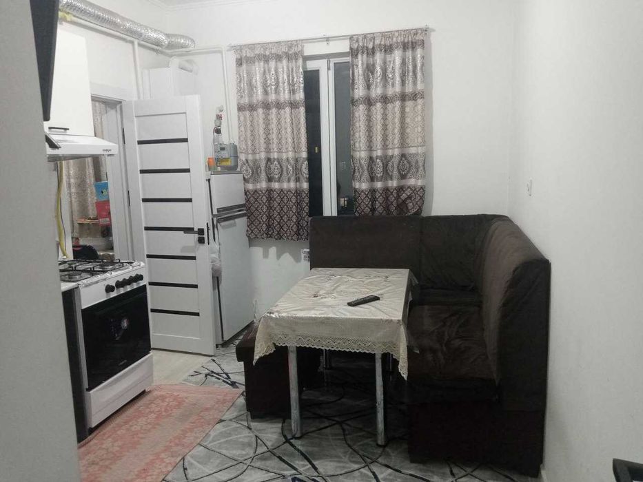 Янги хайот Спутник 16а дан 2 хонали 63 кв. квартира сотилади