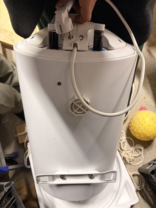 Продам водонагреватель бойлер 30л