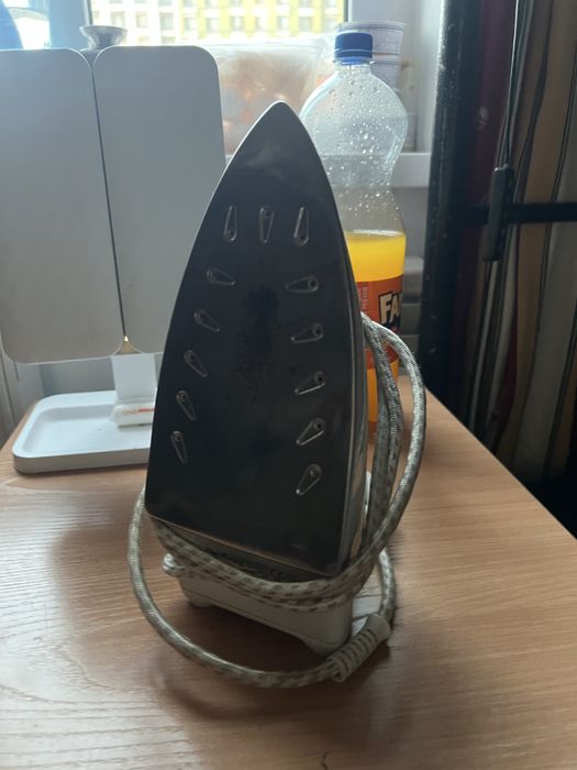 Продам утюг цена договорнач