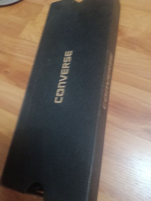 Vând Teniși Converse