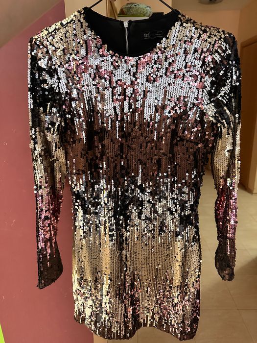 Чисто нови рокли