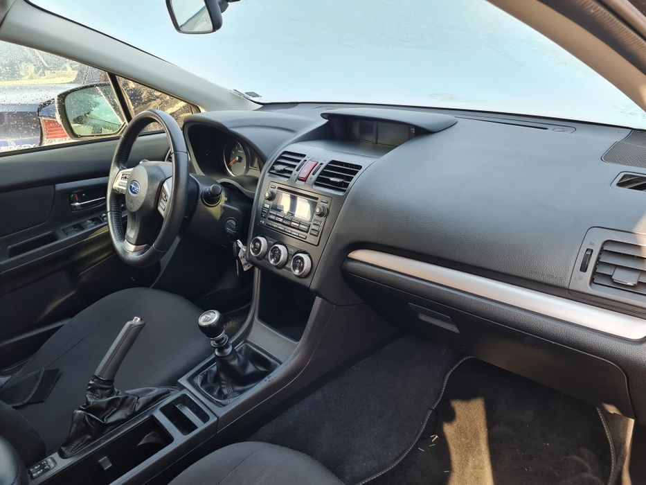 Продавам на части Субару XV 2.0бензин,1,6 бензин