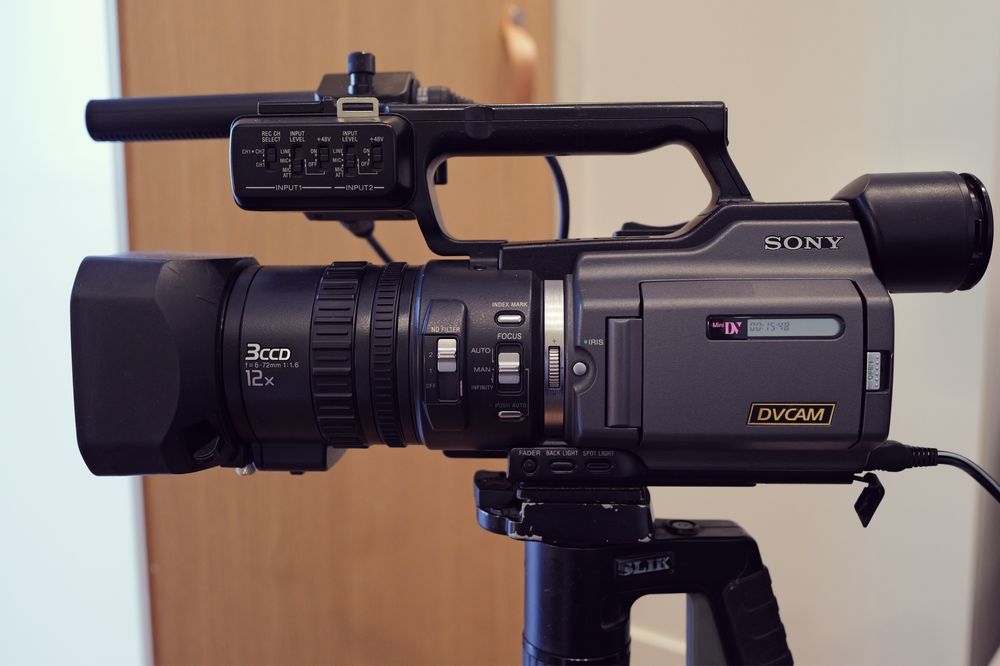 Camera video Sony DSR-PD170 P 3CCD profesionala Mini DV superba TOP