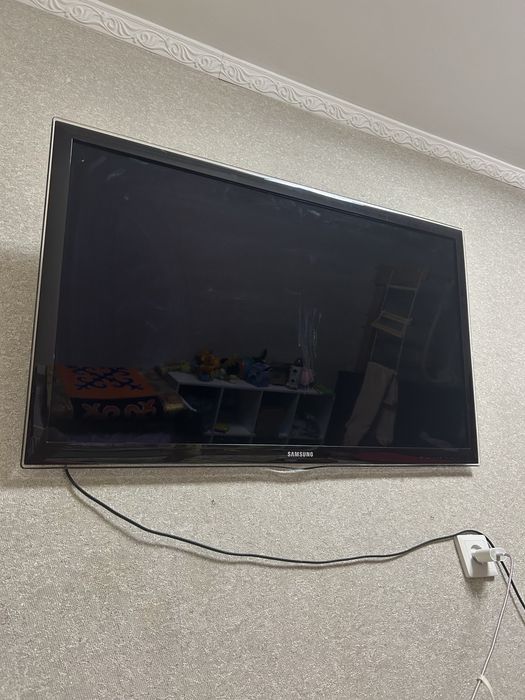 Телевизор самсунг 100см