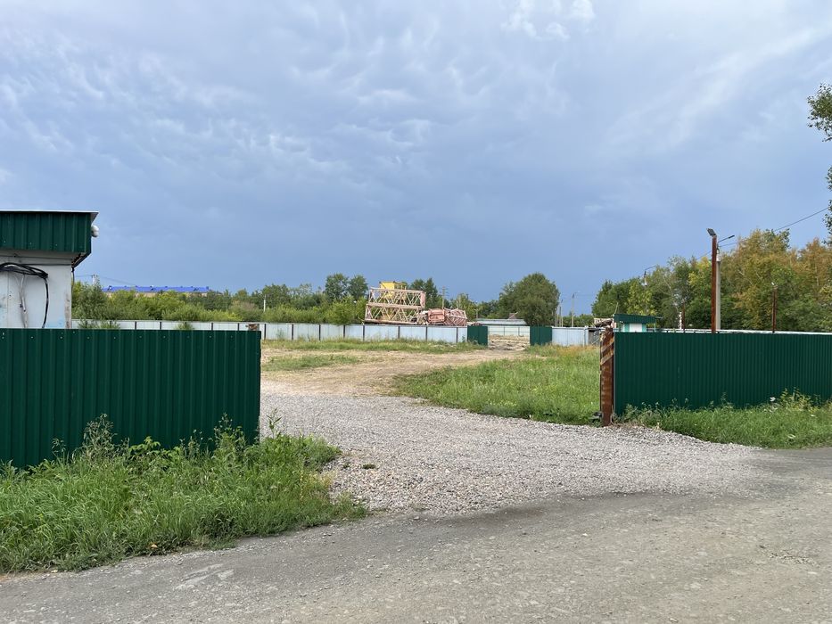 Продам земельный участок с помещением