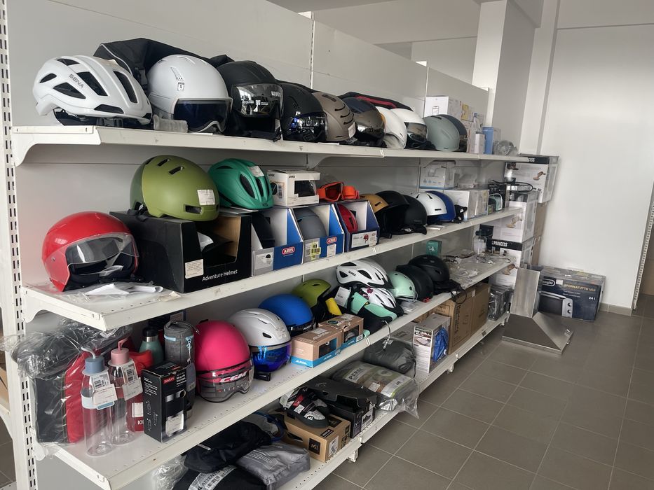 Căștii ,Ochelarii și echipament pentru schii