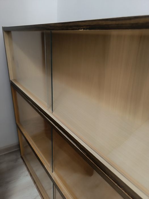 Полки советские со стеклом.