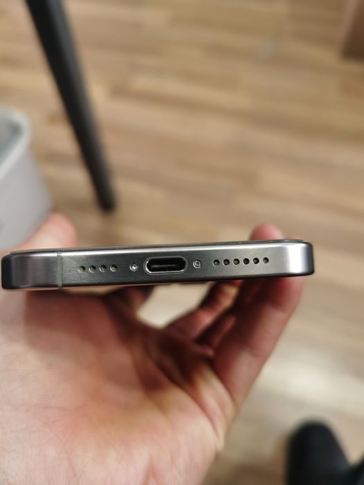 Продам Айфон 15 про макс