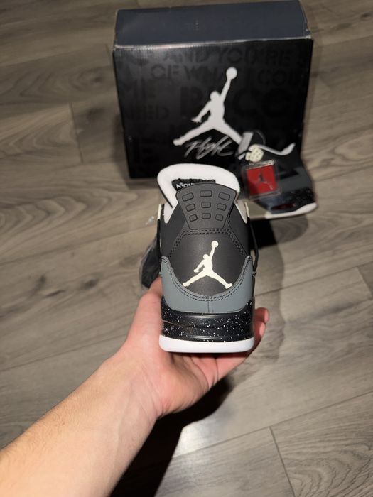 Jordan 4
