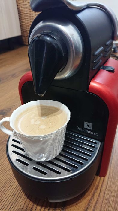 Kафе машини Delonghi с капсули nespreso!!!