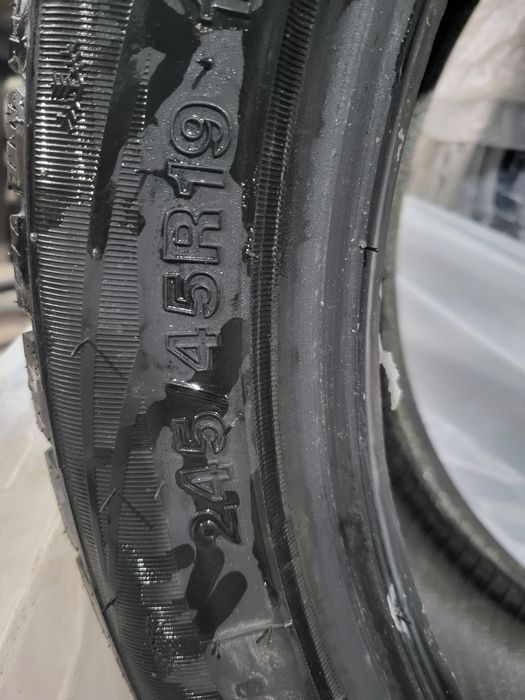 Продам Зимние Шины 245/45/19
