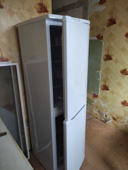Продается холодильник