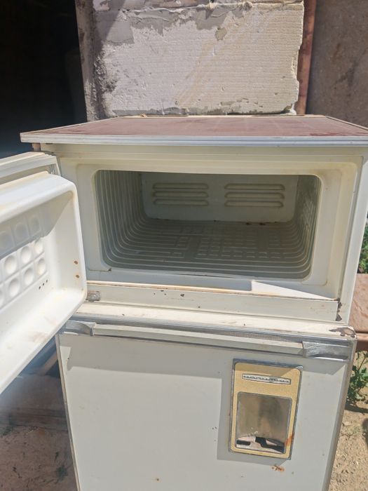 Продам холодильники