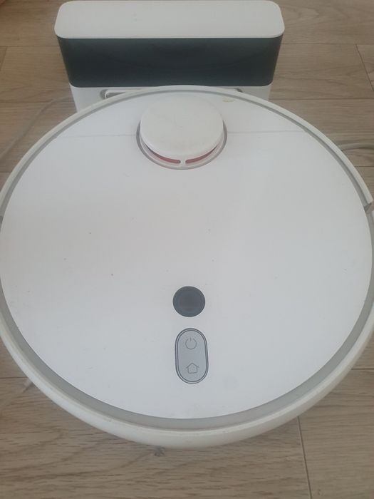 Робот пылесос и моющий пылесос