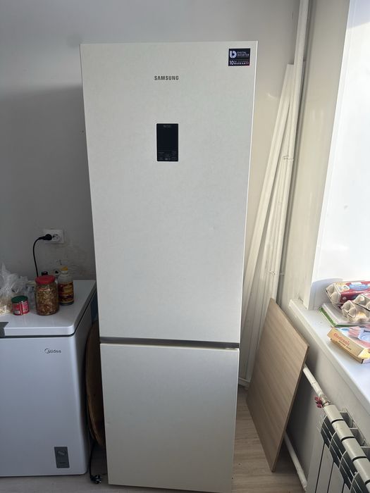 Холодильник SAMSUNG