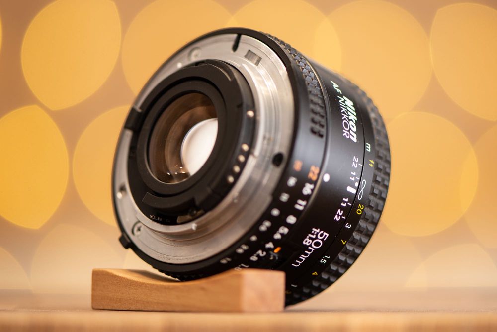 Nikon D70s фотоапарат + два обектива и аксесоари Никон