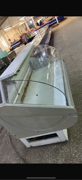 Витринный холодильник