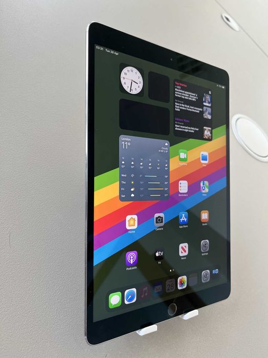 Apple iPad Pro 1gen A1701 10.5' 64GB WiFi / Space Gray + Kутия