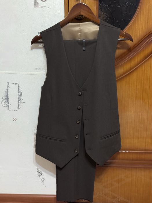 Костюм мужской тройка