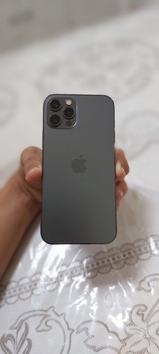 iPhone 12 Pro ideal holatda