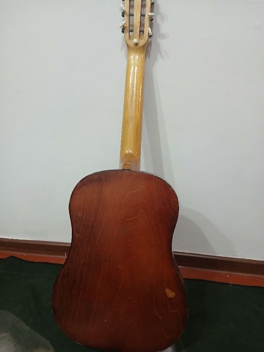 Продаётся гитара в хорошем састоянии