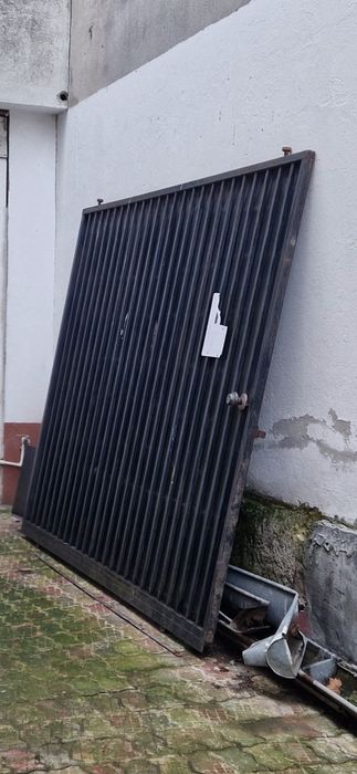 Poarta garaj pe role