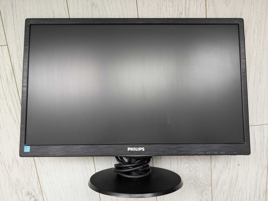 Monitor LED Philips 22 inch Full HD (223V5LSB) - Imagine clară, stare excelentă