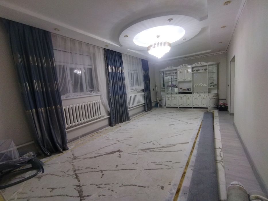 Уй сатылады  Коксарай кошесінде