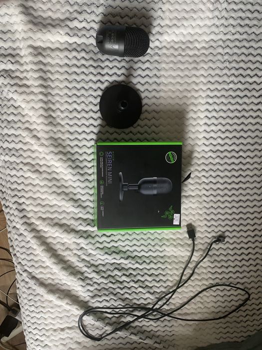 Микрофон Razer Seiren Mini
