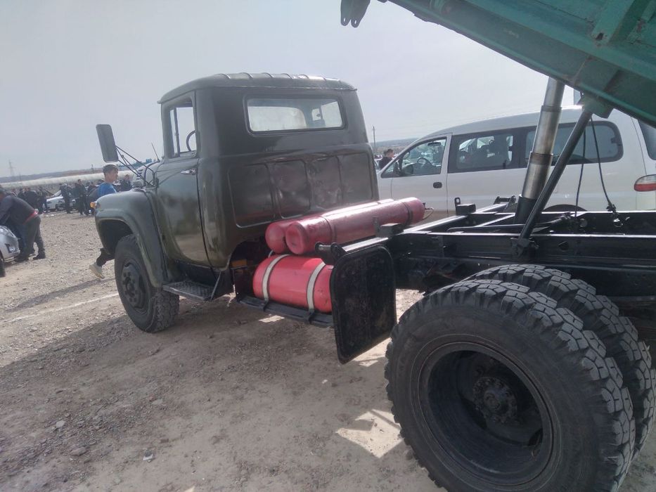 Zil holati yaxshi , katovkasi va matori zur, yaxshi sawlangan