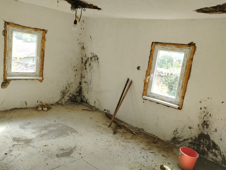 Продава се Къща в с. Банище, Област Перник - 80 кв.м за 191 €/кв.м - Снимка #2