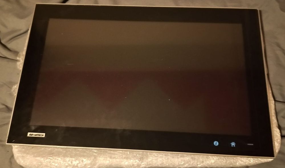 Advantech TPC-1840WP-T3AE
1.996 €