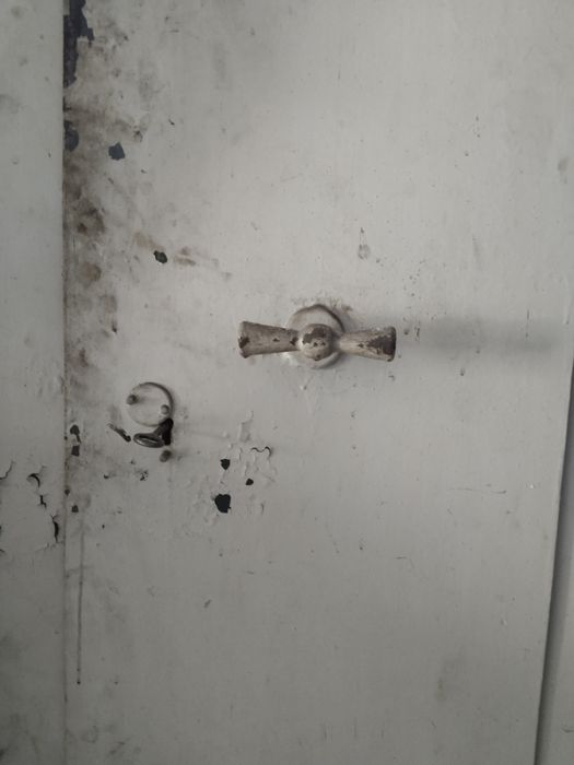Продам сейф металический