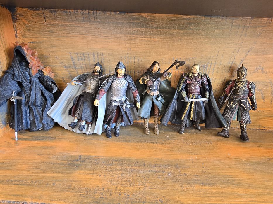 всички за 250 -Фигури Властелина на пръстените