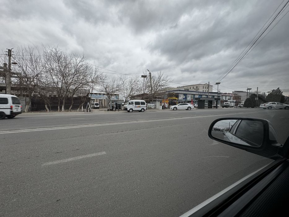 Ijaraga Noturar, Urganch buyum bozori yonida. Yòlni ustinda.