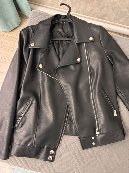 Продам кожанку в идеальном состоянии.