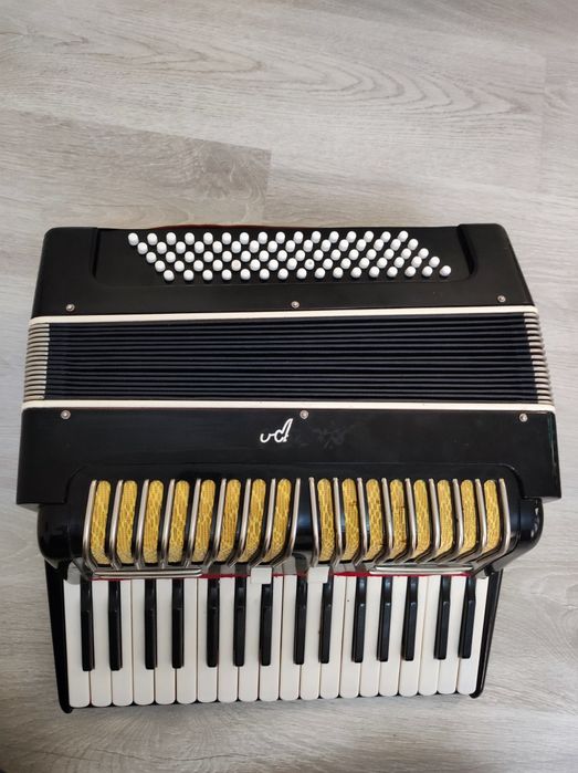 Аккардеон с футляром