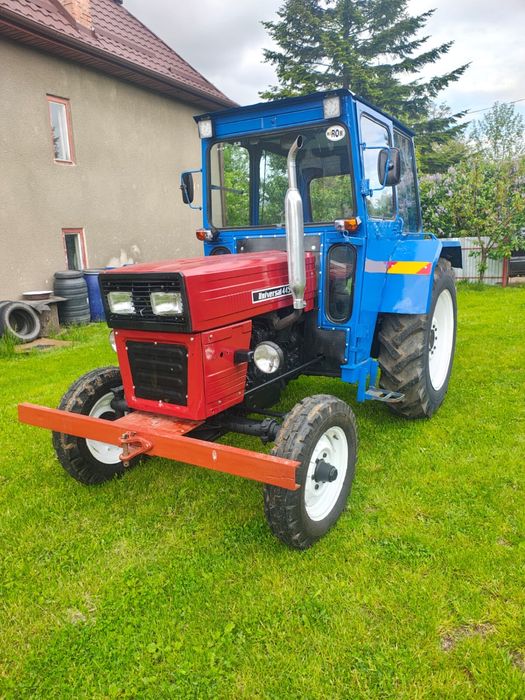 Tractor UTB 445 cu cabina