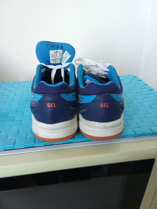 Маратонки asiks за момче с подарък