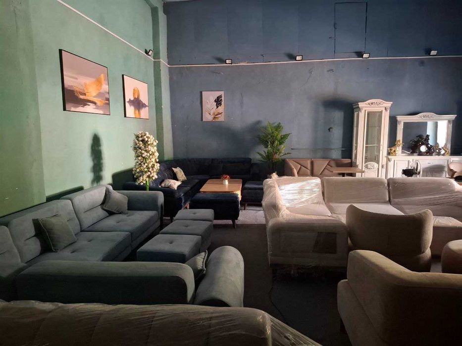 Мебельный магазин сдается в аренду.