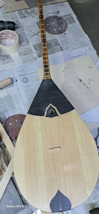 Домбыра тапсырыспен жасалады